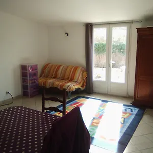 Hébergement de vacances A 150 M De La Piste Cyclable Maison En Campagne Avec Gde Piscine, Goult
